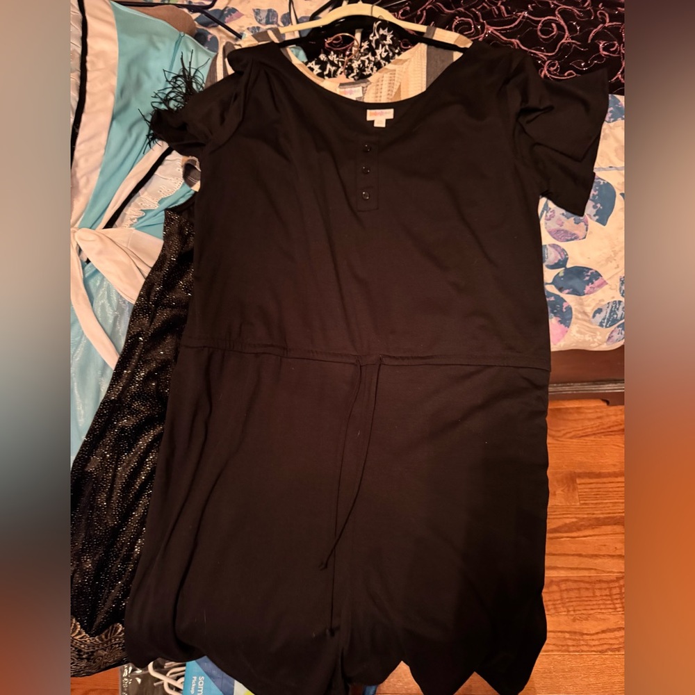 Xanthe shorts jumper 2x solid black